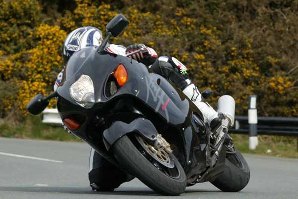 Suzuki GSX1300R Hayabusa motorcycle review - Riding