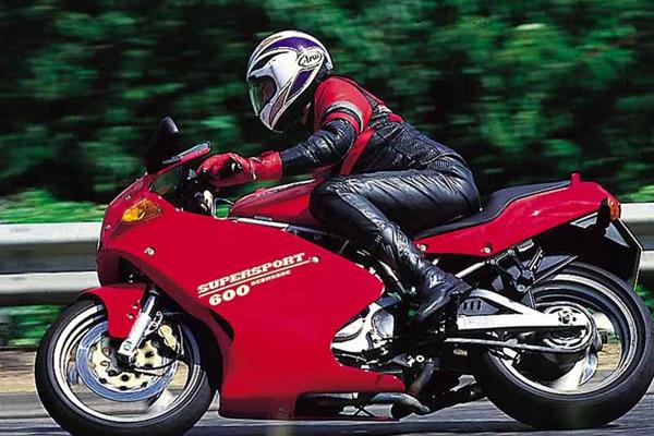 Ducati 600SS motorcycle review - Riding