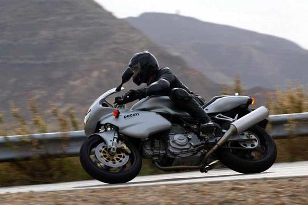 Ducati 620 Sport motorcycle review - Riding