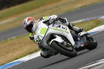 Ten Kate's James Toseland testing at Phillip Island 