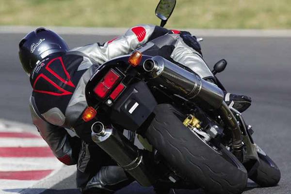 Honda SP1/2 motorcycle review - Riding