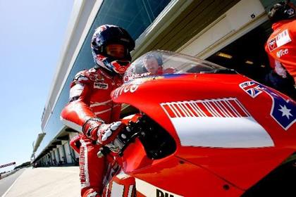 Casey Stoner is fighting fit for '07