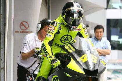 Rossi rekons the new fuel limits will make GPs more exciting