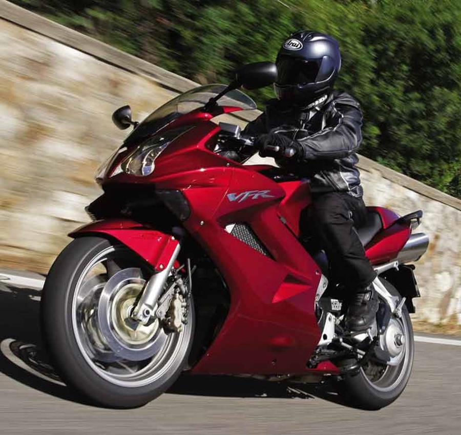 Honda VFR800 V-Tec motorcycle review - Riding