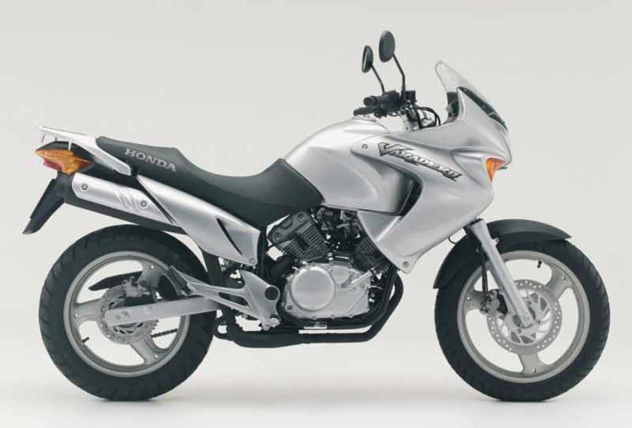 Honda Varadero 125 side-on shot from studio