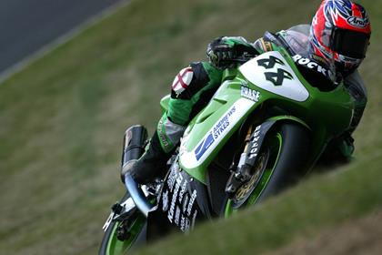 Smart returns to Hawk Kawasaki for 2007