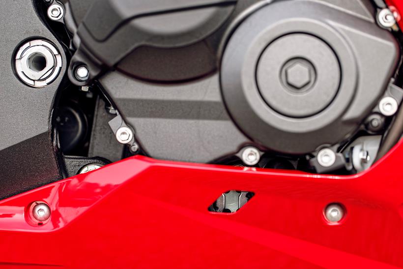 Honda CBR600RR oil level check