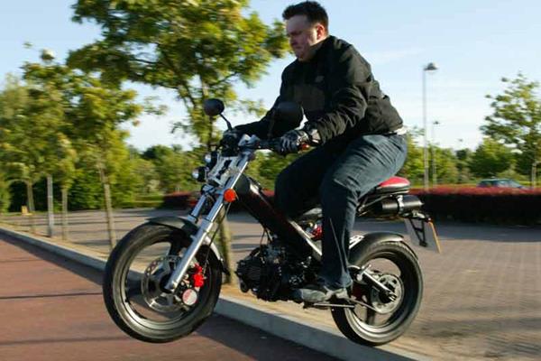 Sachs Madass 50/125 motorcycle review - Riding