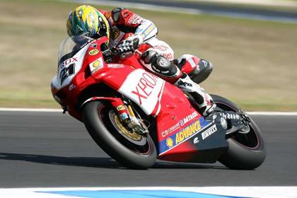 Bayliss takes pole and Corser crashes out of Superpole