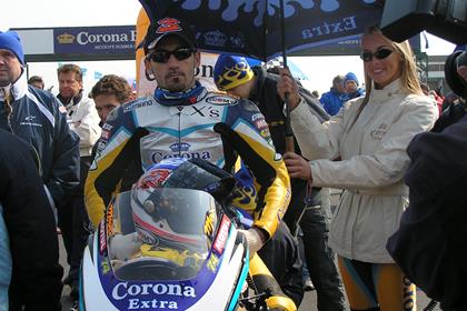 Max Biaggi started from row two