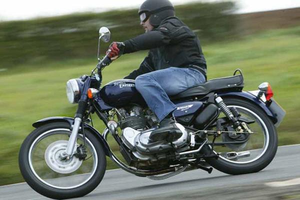 Royal Enfield Bullet Electra motorcycle review - Riding