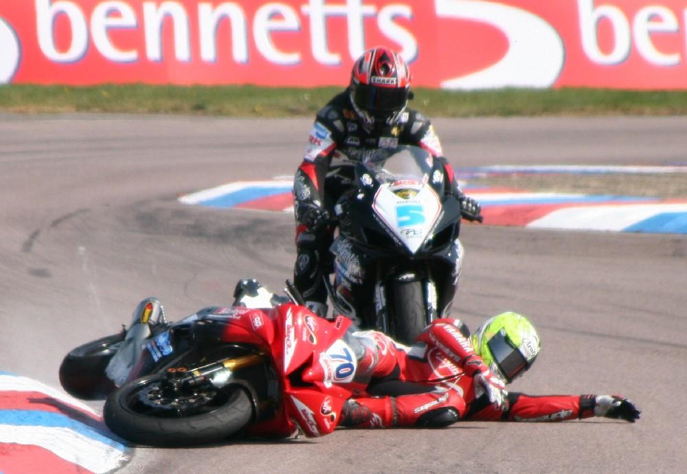 Grant and Lowry come together at Thruxton | MCN