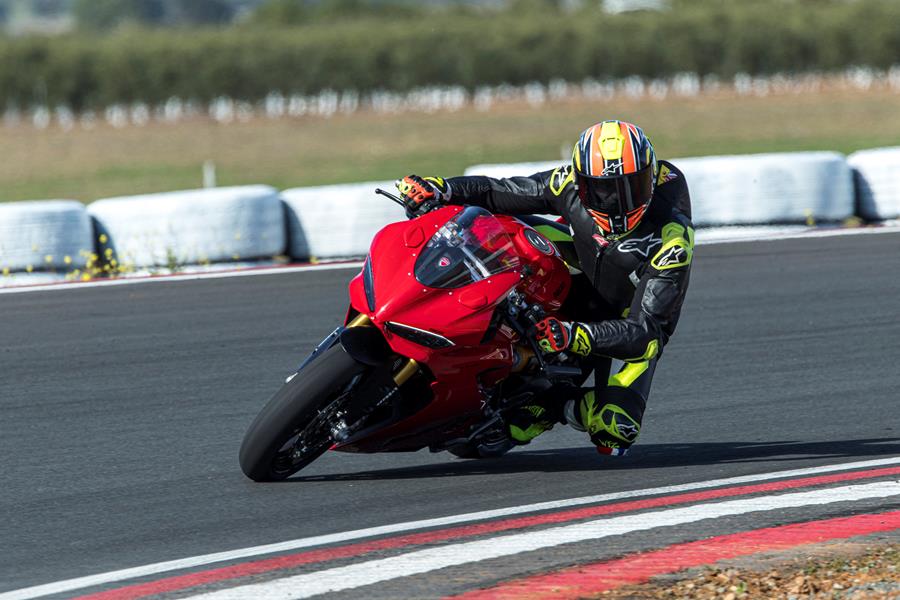 2025-on Ducati Panigale V2 S knee down