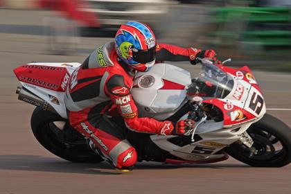 Michael Neeves in his Gixer at Cadwell (Pic by:www.swaffs.co.uk)