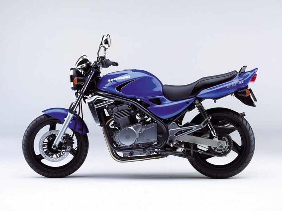 Kawasaki ER-5 motorcycle review - Side view