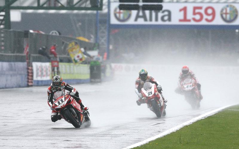 Rain stops play at Silverstone | MCN