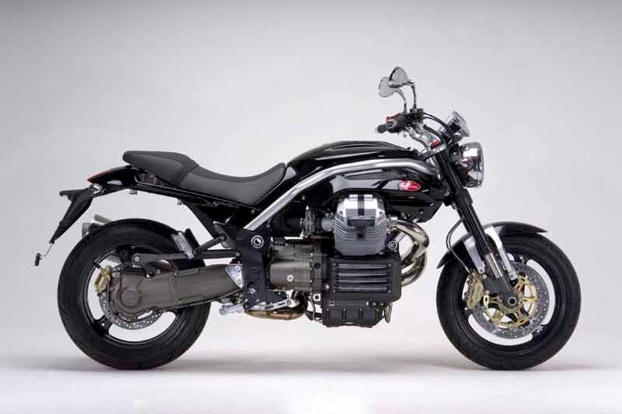 Moto Guzzi 1100 Griso motorcycle review - Side view