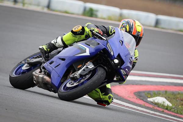 2025-on Yamaha R9 cornering in Jerez