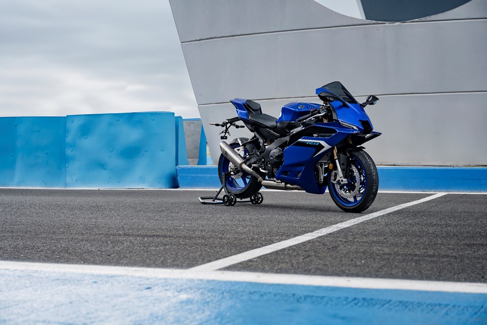 2025-on Yamaha R9 review: real world YZF supersport kicks!