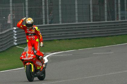 Lorenzo celebrates in style in Catalunya