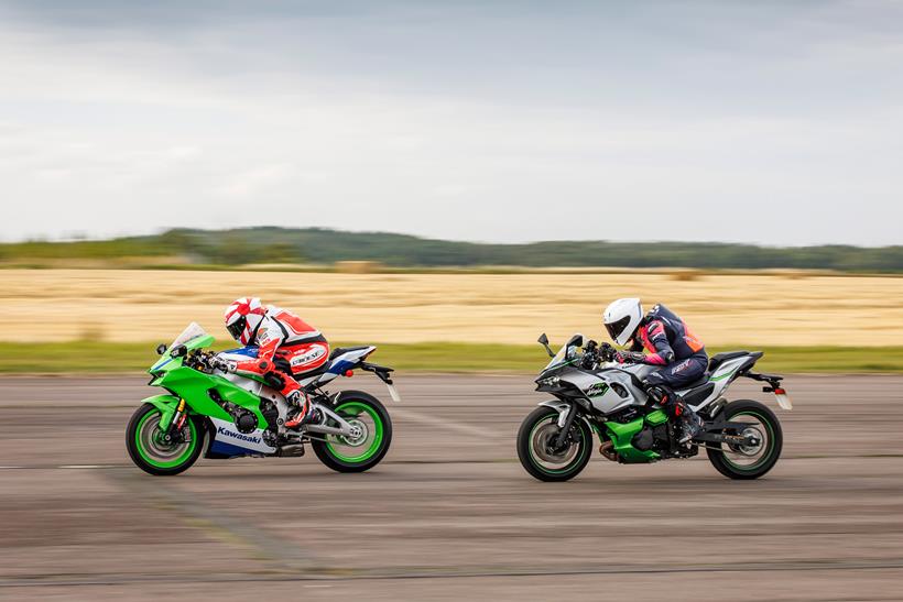 Kawasaki ZX-10R vs Ninja 7 Hybrid