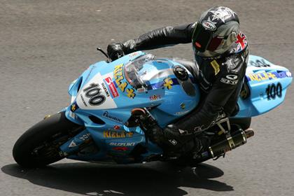 Neil Hodgson did exactly what was asked of him for Rizla Suzuki at Cadwell Park 