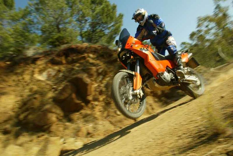 KTM 950/990 Adventure motorcycle review - Riding