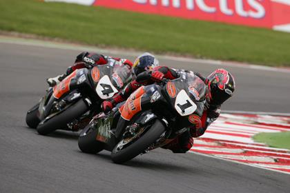 Ryuichi Kiyonari and Jonathan Rea have been close all day at Knockhill