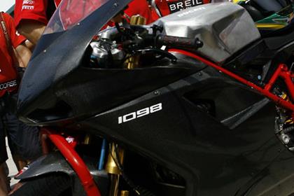 Troy Bayliss has been taking a look at the 1098 at World Ducati Week