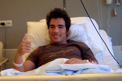 Toni Elias recovering from his operation in hospital