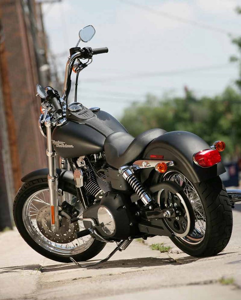 Miniature Moto Harley Davidson 2006 FXDBI Dyna Street Bob