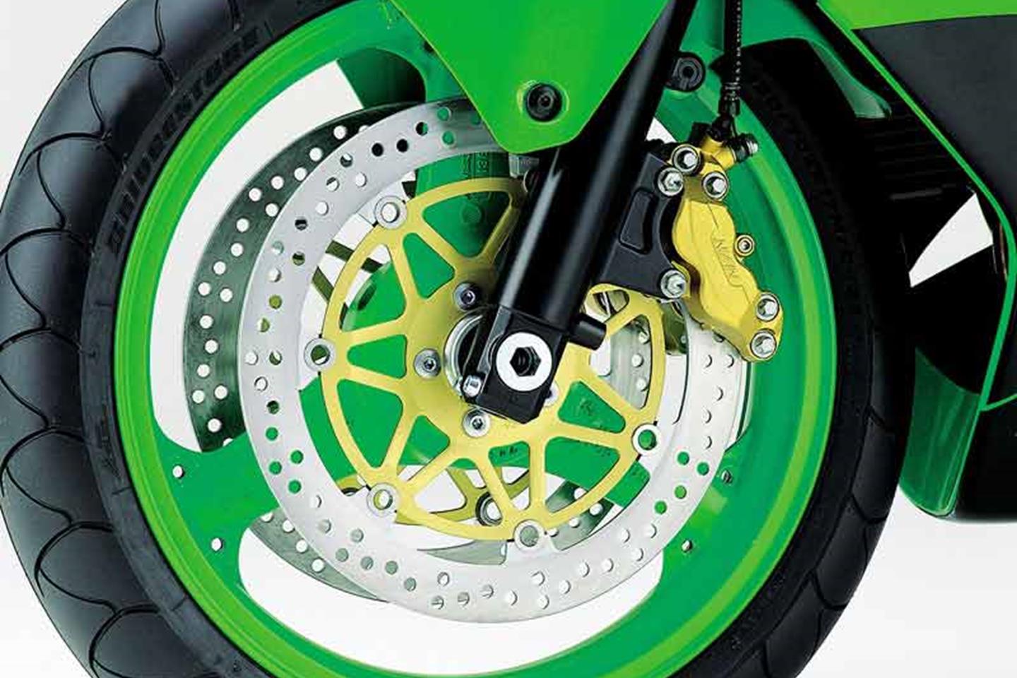 Kawasaki ZX9R (1994-2002) Review | Speed, Specs & Prices | MCN