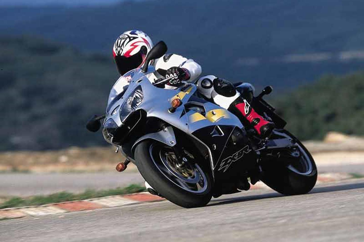 Kawasaki ZX9R (1994-2002) Review | Speed, Specs & Prices | MCN
