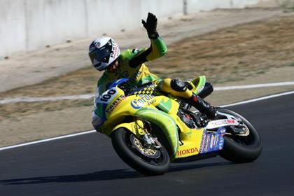 Neil Hodgson teamed up with James Ellison and took fifth place in the AMA Superbike race