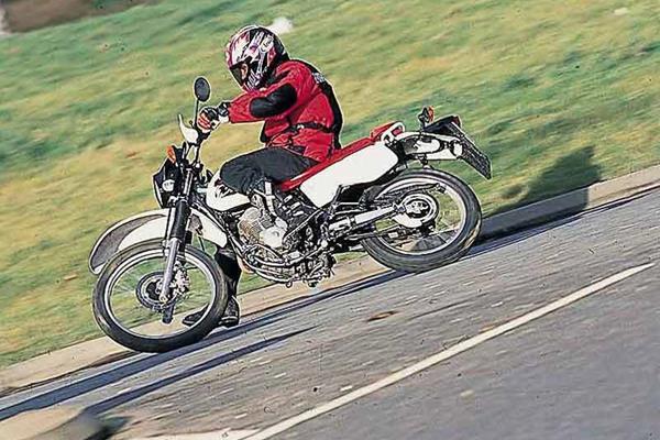 Honda XLR125R motorcycle review - Riding