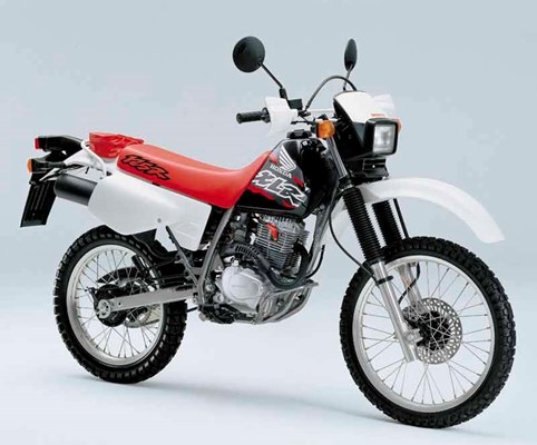 HONDA XLR125 (1997-2002) Review | Speed, Specs & Prices