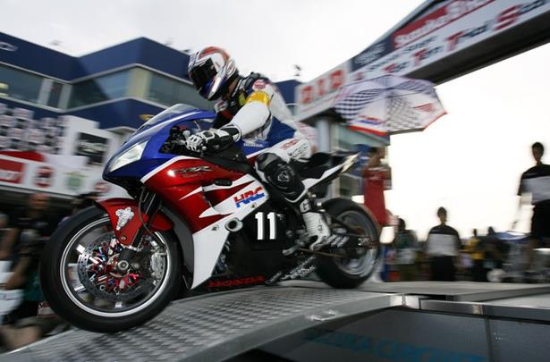 Suzuka Eight Hours: James Toseland and Ryuichi