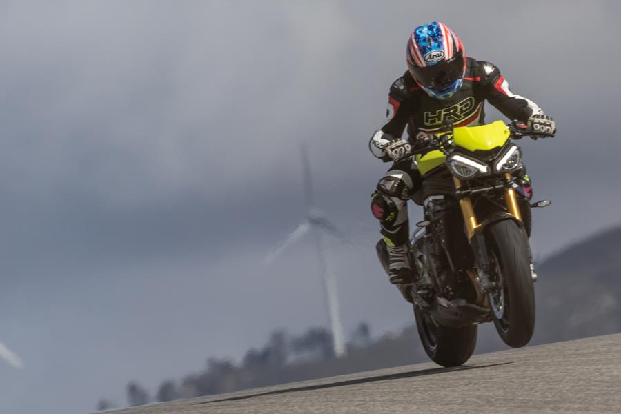 2025 Triumph Speed Triple 1200 RX, front wheel hovering under throttle