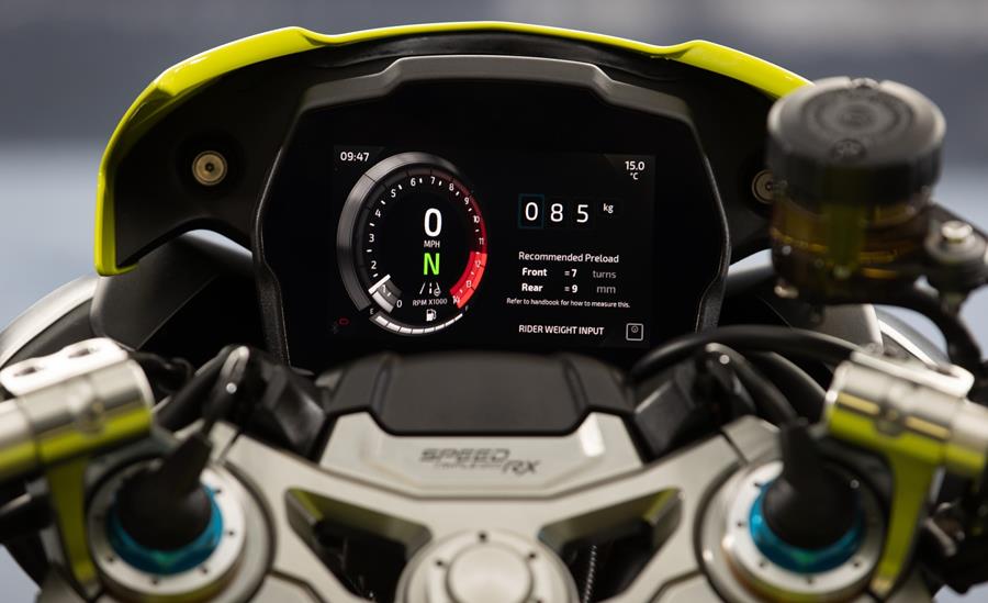 2025 Triumph Speed Triple 1200 RX, preload settings suggested by the dash