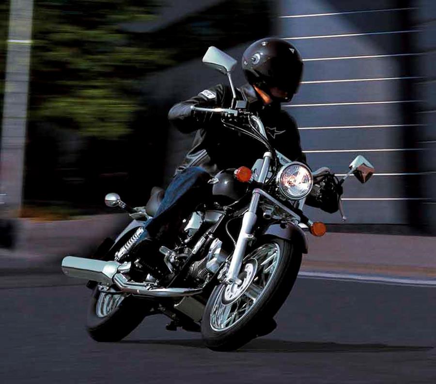 Honda Shadow 125 cornering shot