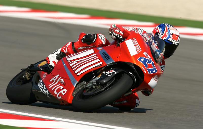 Misano MotoGP: Casey Stoner wins as Valentino Rossi retires | MCN