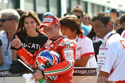 Casey Stoner closes in on MotoGP world title with Misano win 