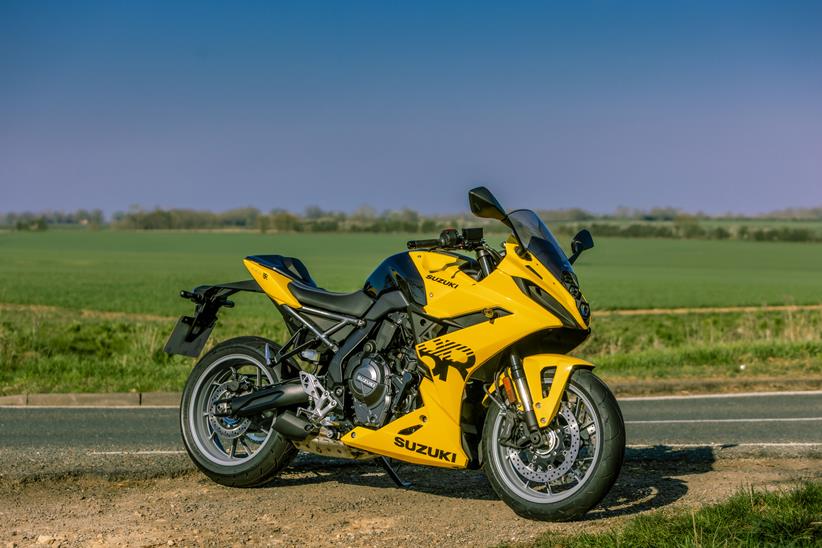 Suzuki GSX-8R Kiiro right-side view