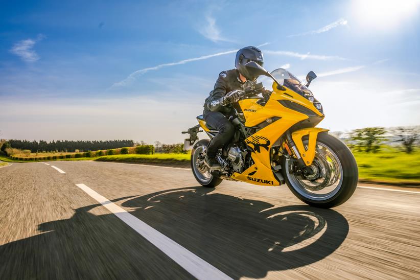 Suzuki GSX-8R Kiiro riding on a straight road