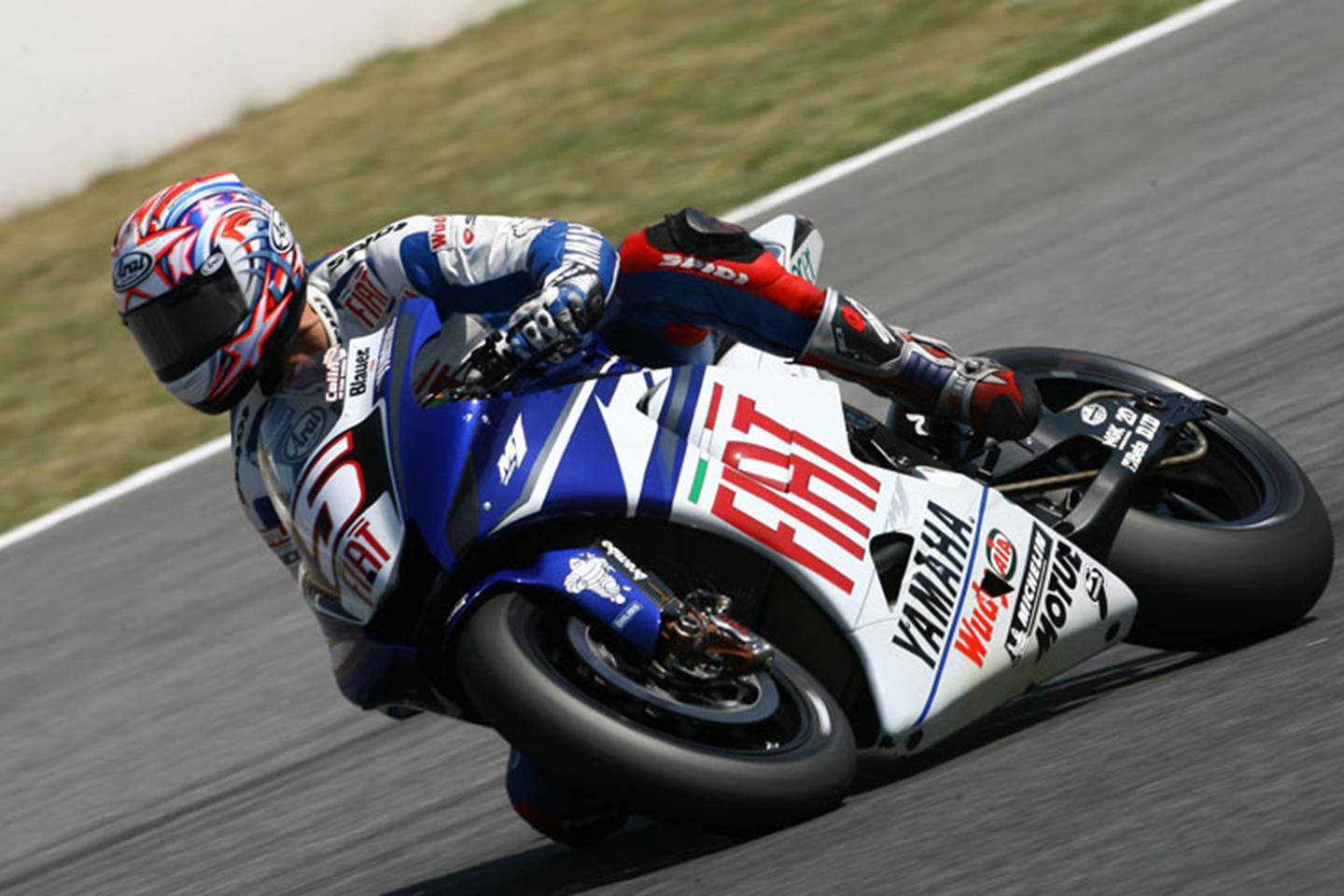 MotoGP: Colin Edwards urges Yamaha to improve 2008 engine