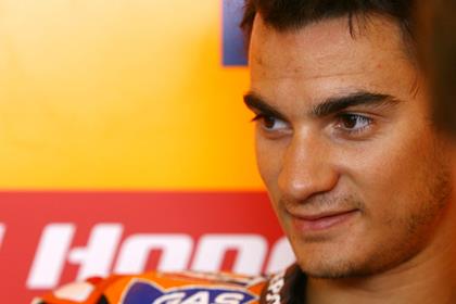 Repsol Honda's Dani Pedrosa is understood to be trying to pursuade bosses to switch tyre company for 2008