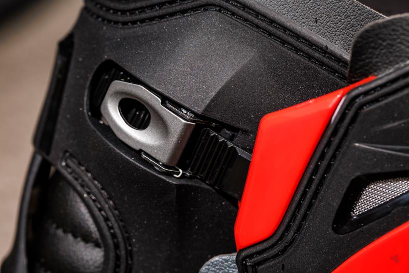 Forma Phantom motorcycle boot_ratchet