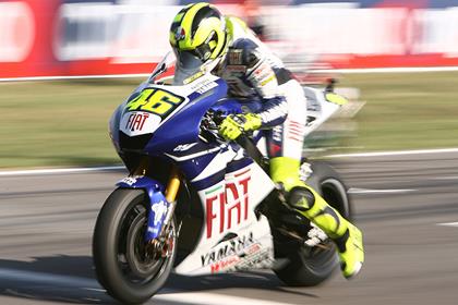 Valentino Rossi will stick with Michelin tyres in 2008