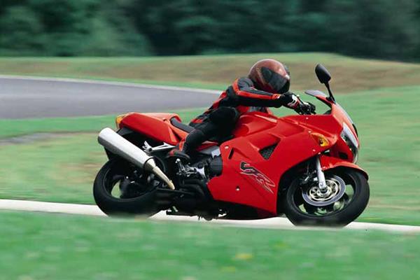 Honda VFR800i motorcycle review - Riding