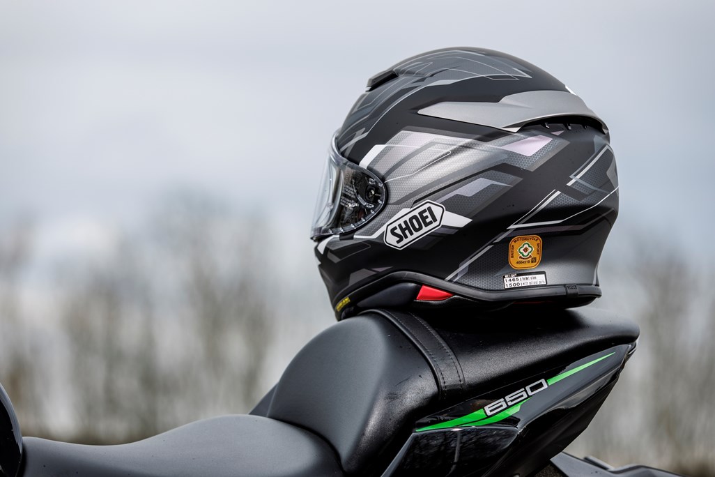 This is a top quality sports-touring lid with some extremely good rivals
